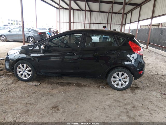 صورة مصغرة 14 لـ 2013 FORD FIESTA SE