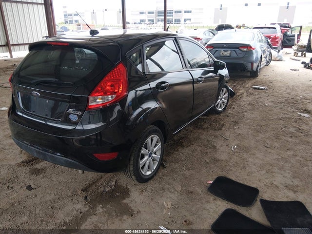 2013 FORD FIESTA SE — фото 4