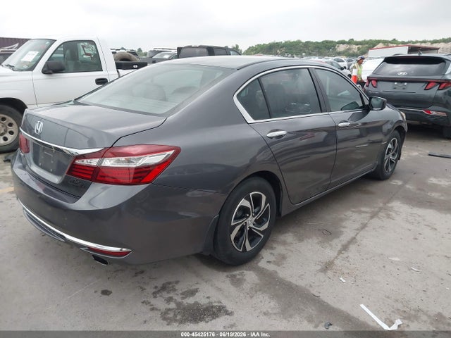 2017 Honda ACCORD LX — фото 4