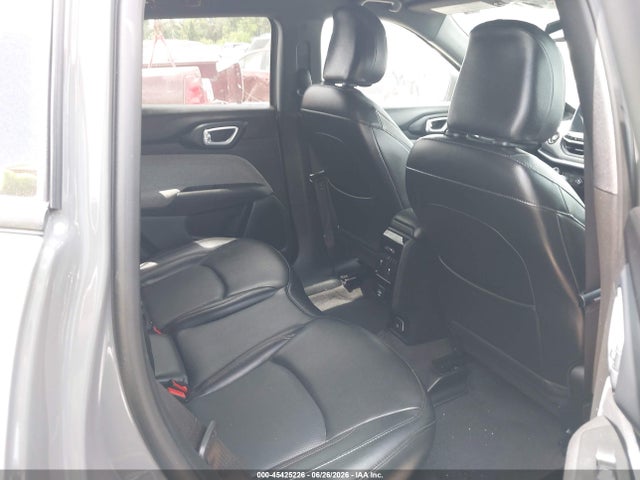 2023 JEEP COMPASS LATITUDE LUX FWD 8