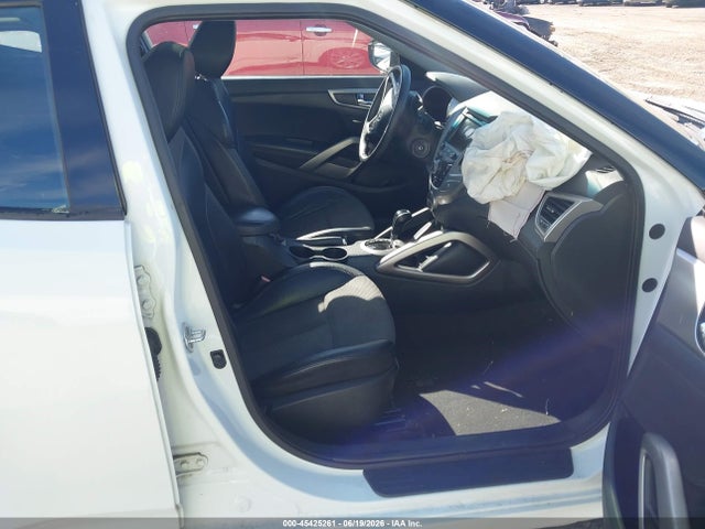 صورة 5 لـ 2013 Hyundai VELOSTER BASE W/BLACK