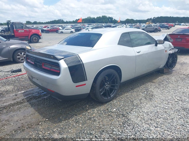 صورة 4 لـ 2021 Dodge CHALLENGER R/T SCAT PACK