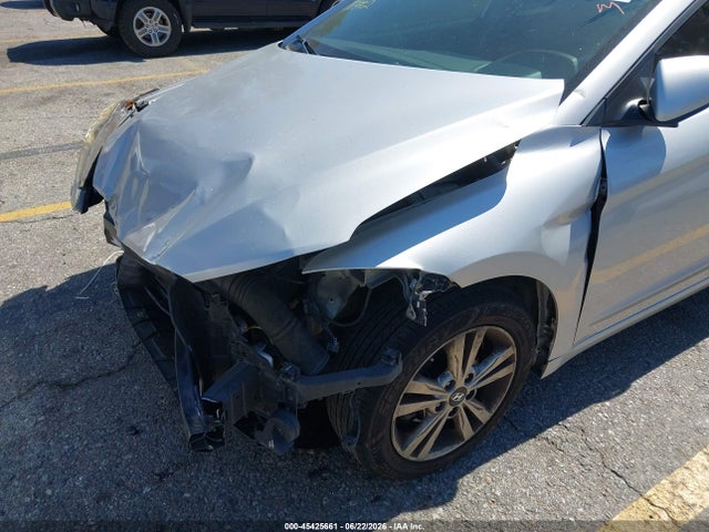 صورة 6 لـ 2017 Hyundai ELANTRA SE