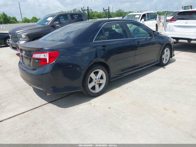 2013 Toyota CAMRY SE — фото 4