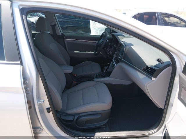 2019 HYUNDAI ELANTRA SEL 5