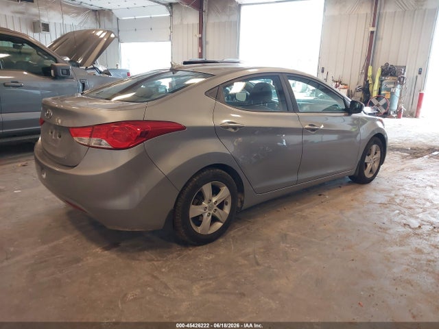 2013 Hyundai ELANTRA GLS 照片 4