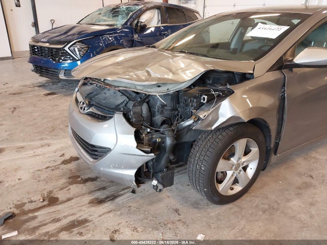 2013 Hyundai ELANTRA GLS 照片 6