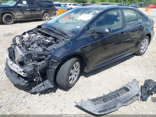 2020 Toyota COROLLA LE photo 2