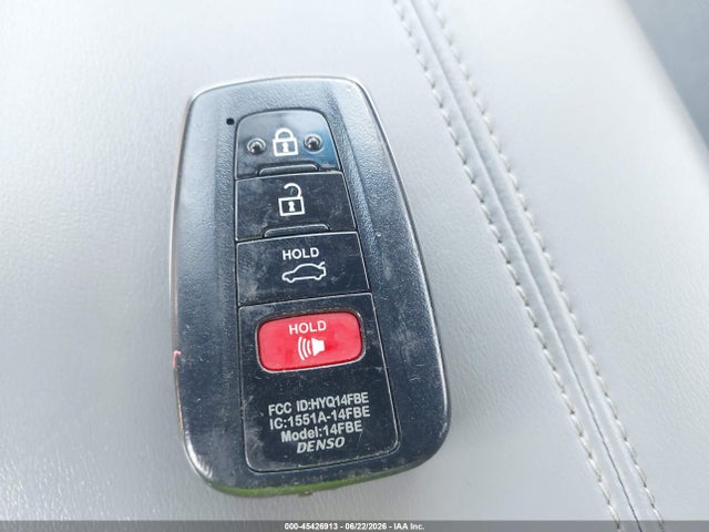 2019 TOYOTA AVALON HYBRID LIMITED 11