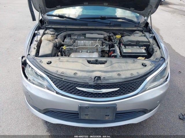 صورة 10 لـ 2015 Chrysler 200 LX