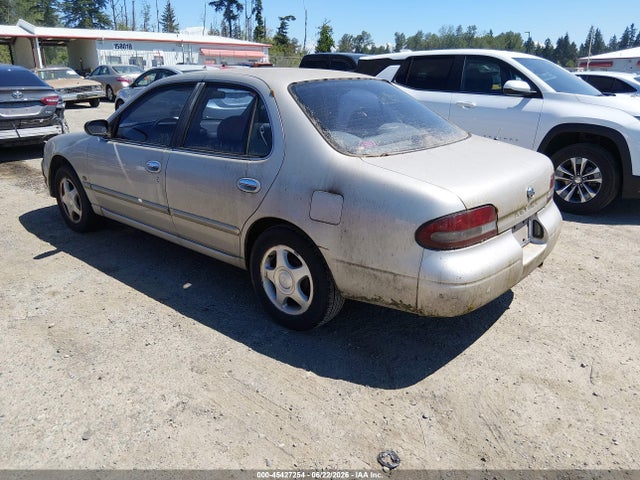1997 Nissan ALTIMA GLE/GXE/SE/XE — фото 3