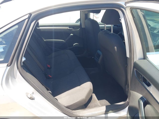 صورة 8 لـ 2016 Volkswagen PASSAT 1.8T S