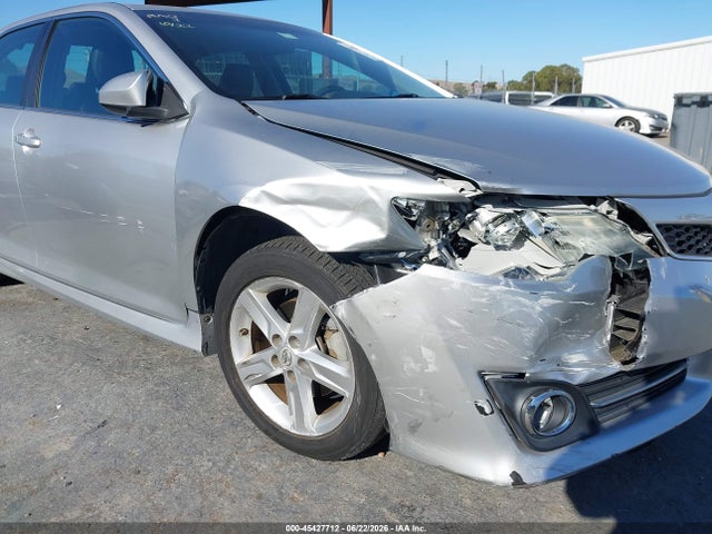 2014 Toyota CAMRY SE thumbnail 12