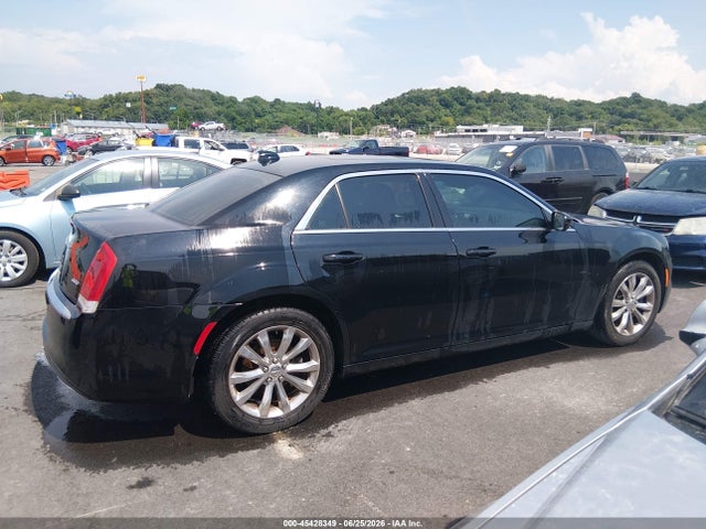 2016 Chrysler 300 LIMITED — фото 5
