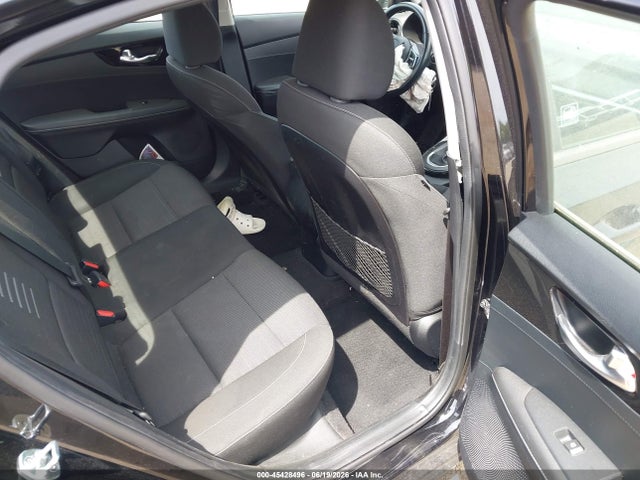 صورة 8 لـ 2019 KIA FORTE S