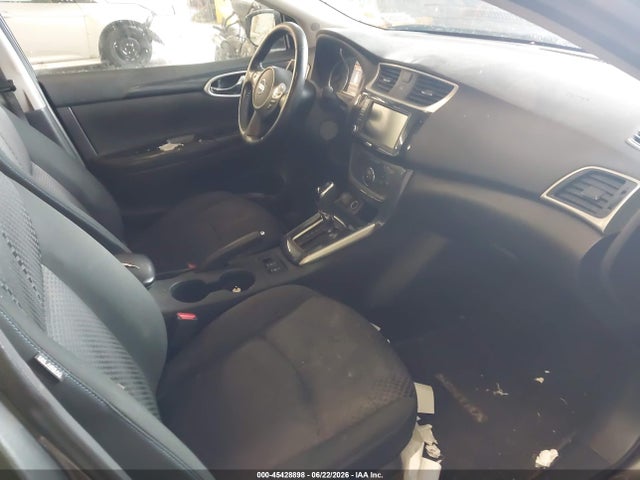 2019 Nissan SENTRA SR photo 5
