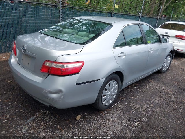 2009 Toyota CAMRY LE photo 4