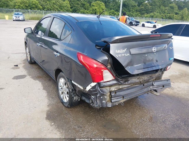 2015 Nissan VERSA 1.6 SV — фото 3