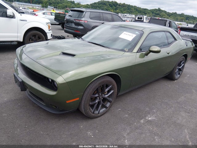 صورة 2 لـ 2021 Dodge CHALLENGER SXT
