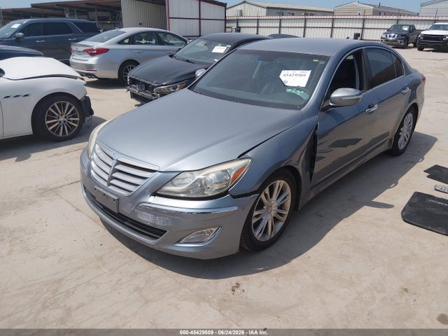 صورة 2 لـ 2014 Hyundai GENESIS 3.8