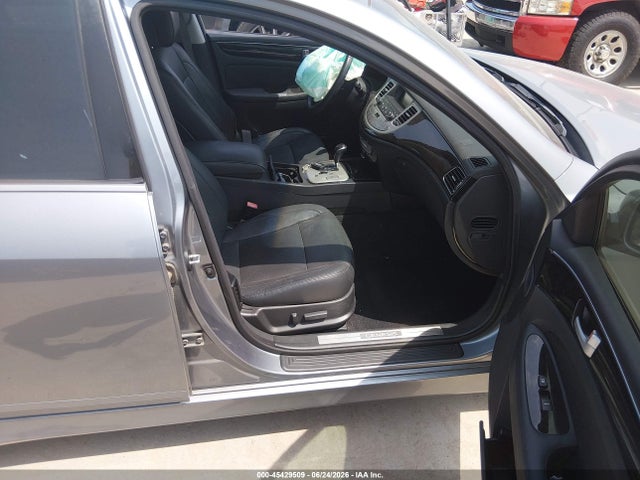 صورة 5 لـ 2014 Hyundai GENESIS 3.8