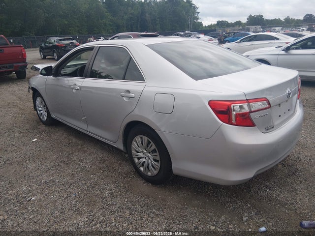 صورة 3 لـ 2014 Toyota CAMRY LE