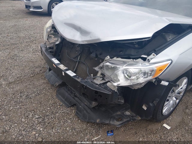 صورة 6 لـ 2014 Toyota CAMRY LE