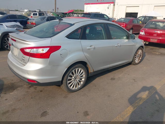 2012 FORD FOCUS TITANIUM 照片 4