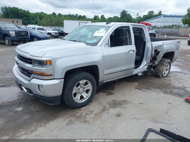 2017 Chevrolet SILVERADO 1500 LT 照片 2