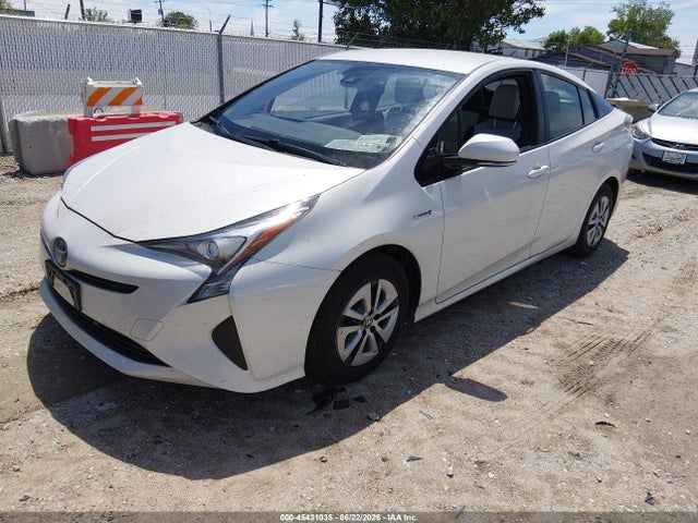 2017 Toyota PRIUS FOUR photo 2