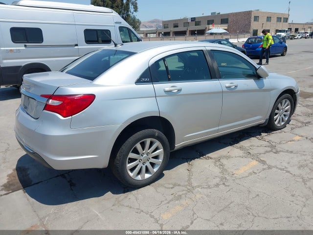 2012 Chrysler 200 TOURING — фото 4