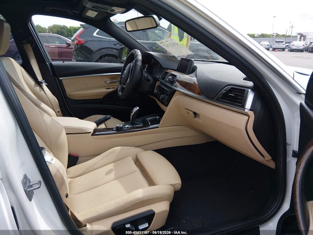 صورة 5 لـ 2017 BMW 330I XDRIVE