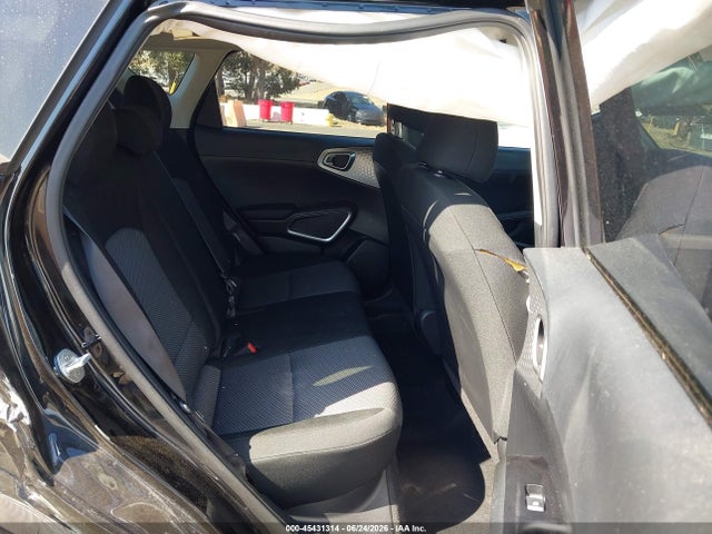 صورة 8 لـ 2023 KIA SOUL LX