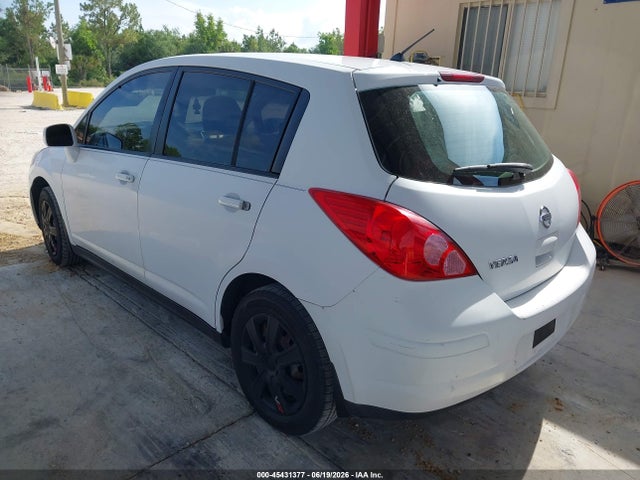 2009 Nissan VERSA 1.8S — фото 3
