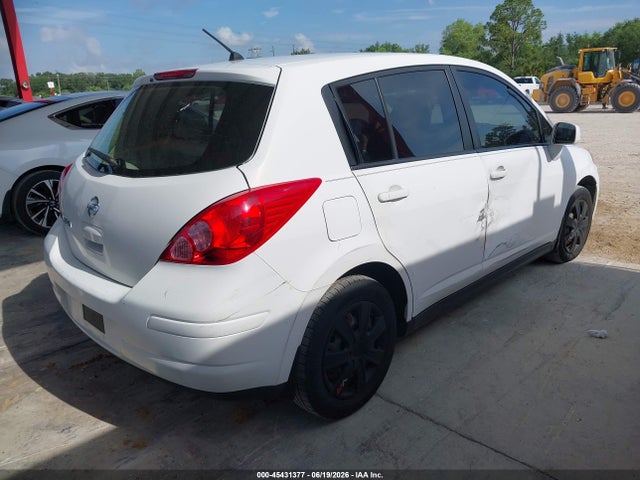 2009 Nissan VERSA 1.8S — фото 4