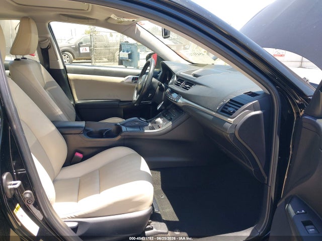 صورة 5 لـ 2012 Lexus CT 200H PREMIUM