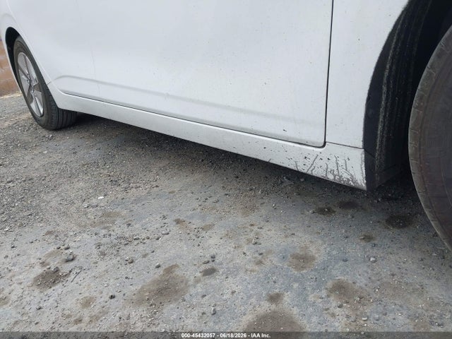 صورة 6 لـ 2019 Hyundai IONIQ HYBRID BLUE
