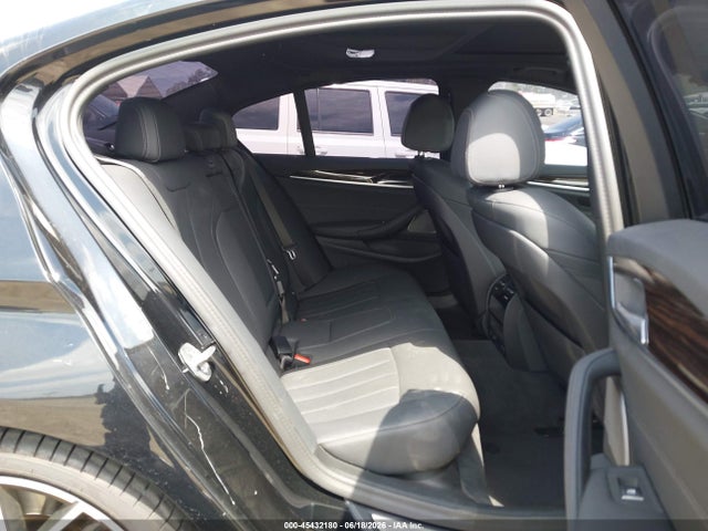 صورة 8 لـ 2023 BMW 540 I