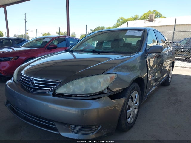 2006 Toyota CAMRY LE photo 2