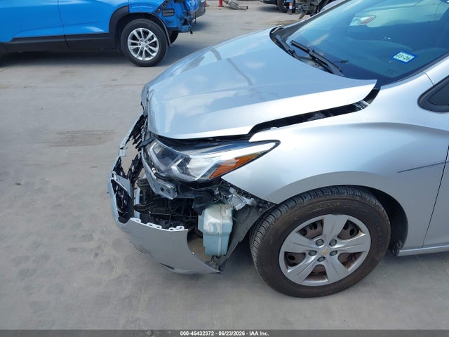 صورة 6 لـ 2016 Chevrolet CRUZE LS AUTO