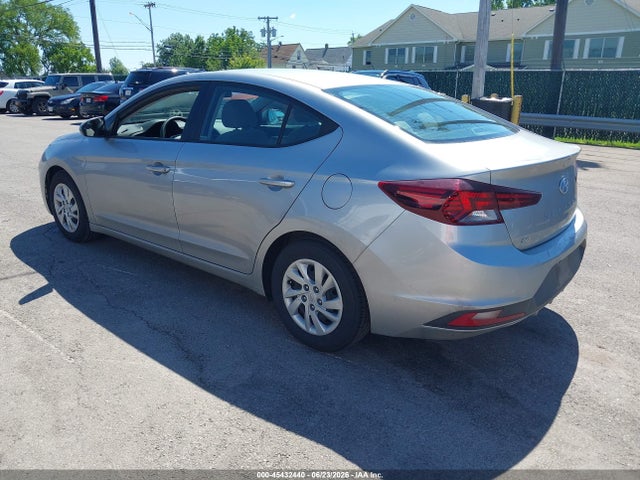 2020 Hyundai ELANTRA SE photo 3