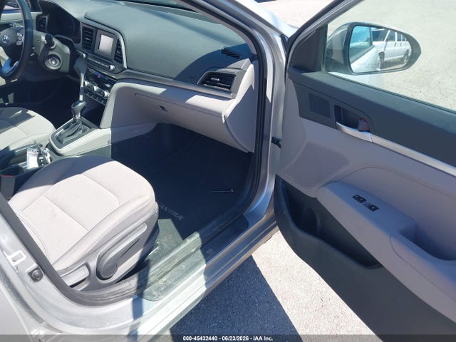 صورة 5 لـ 2020 Hyundai ELANTRA SE