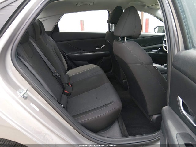 2023 Hyundai ELANTRA SE 照片 8