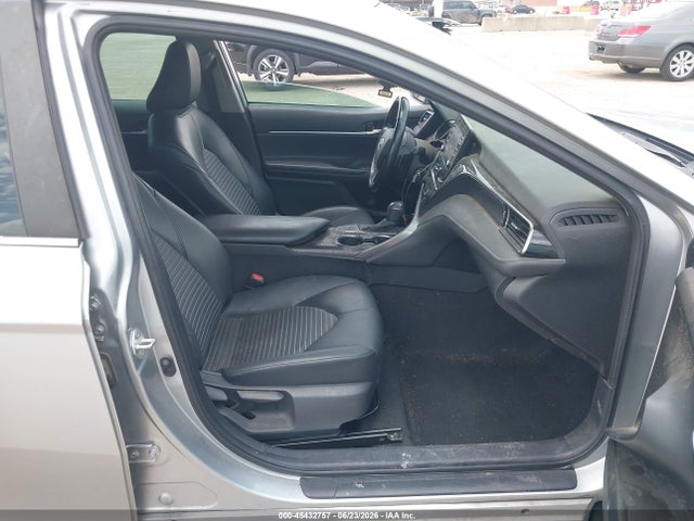 2022 Toyota CAMRY SE photo 5
