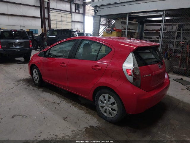 2014 Toyota PRIUS C TWO thumbnail 3