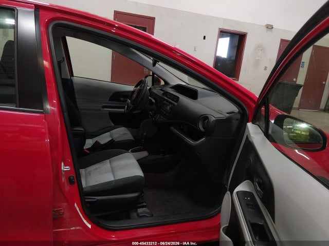2014 Toyota PRIUS C TWO 照片 5