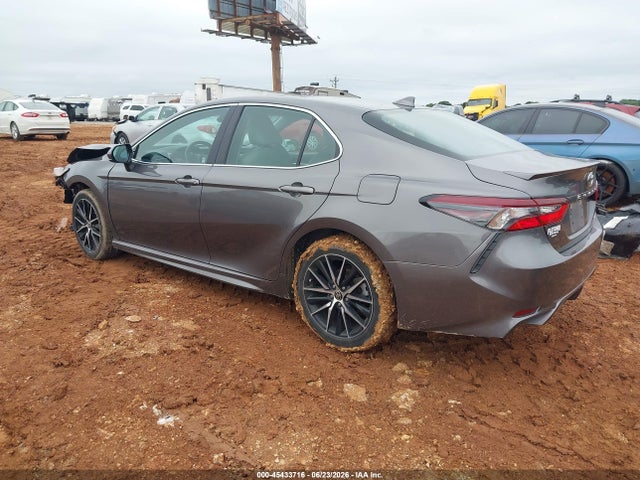 2021 TOYOTA CAMRY SE 3