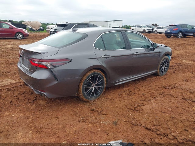 2021 TOYOTA CAMRY SE 4