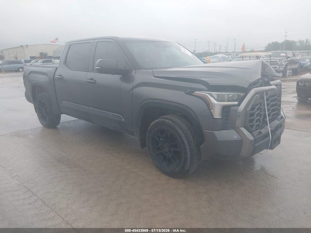 2025 TOYOTA TUNDRA PLATINUM