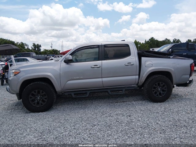 2020 Toyota TACOMA SR5 V6 — миниатюра 14